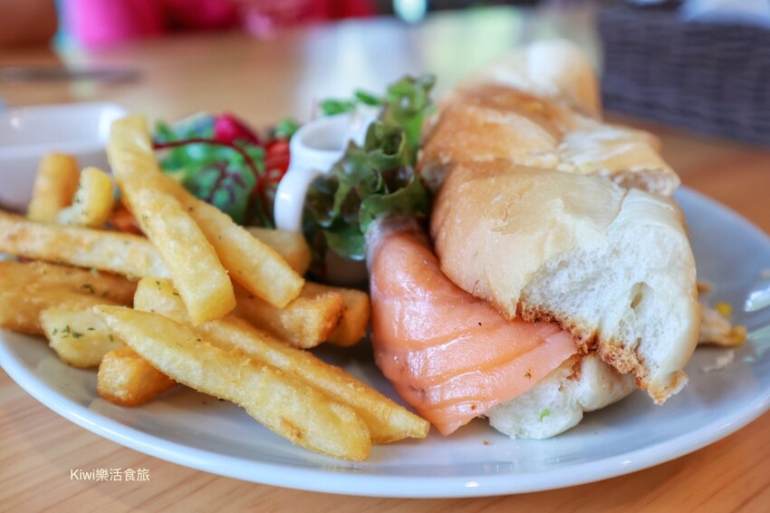 嘉義楓丹白露咖啡Café｜嘉義大林庭園式餐廳，早午餐，近老楊方塊酥.佐登妮絲城堡.康倪時代美學莊園