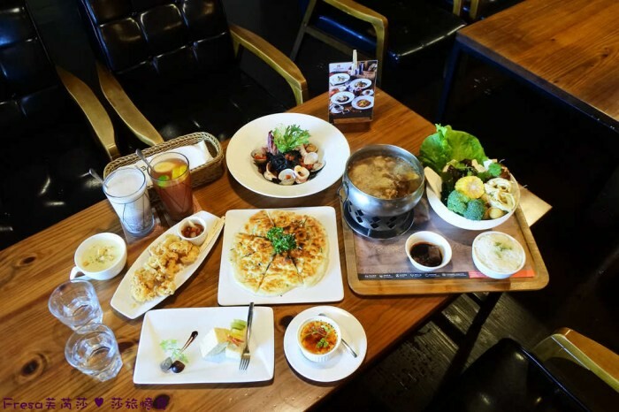 高雄餐館【食川全麥涼麵】旗山老街周邊飯館.濃郁咖哩飯加上酥香炸豬排超滿足│鍋燒丼飯│旗山美食