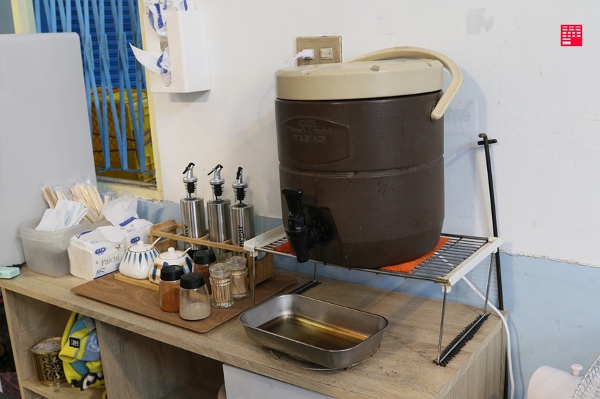 高雄旗山美食／日式食川全麥涼麵｜在地經典小吃推薦　必點唐揚炸雞涼麵、熔岩起司豬排咖哩飯　紅茶還可無限暢飲 - 跟著華少吃吃吃