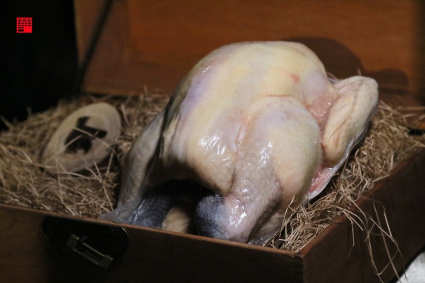 雲林古坑美食／2020台灣咖啡節記者會　在世界冠軍嵩岳咖啡見證要價12800元的帕修斯雞 - 跟著華少吃吃吃