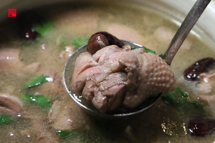 雲林古坑美食／2020台灣咖啡節記者會　在世界冠軍嵩岳咖啡見證要價12800元的帕修斯雞 - 跟著華少吃吃吃