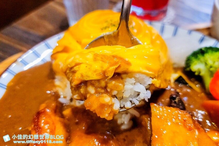 新北市蘆洲區[蘆洲美食]厚哩咖在(附菜單)/日式果香、南洋椰香口味咖哩都好吃/自助點餐機超特別/蘆洲美食推薦