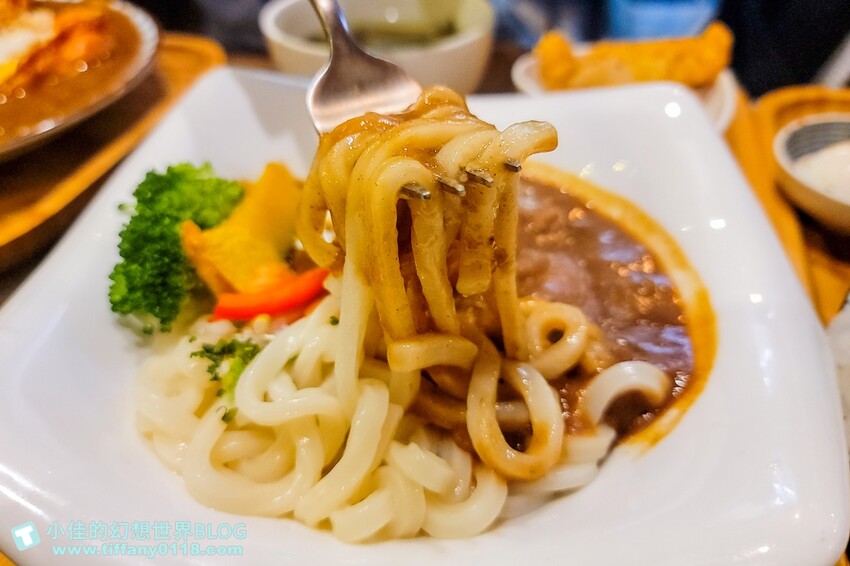 新北市蘆洲區[蘆洲美食]厚哩咖在(附菜單)/日式果香、南洋椰香口味咖哩都好吃/自助點餐機超特別/蘆洲美食推薦