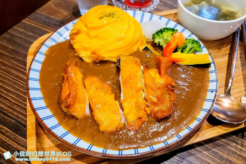 新北市蘆洲區[蘆洲美食]厚哩咖在(附菜單)/日式果香、南洋椰香口味咖哩都好吃/自助點餐機超特別/蘆洲美食推薦