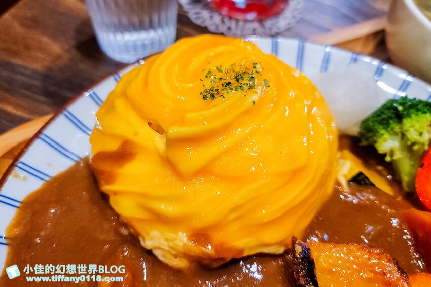 新北市蘆洲區[蘆洲美食]厚哩咖在(附菜單)/日式果香、南洋椰香口味咖哩都好吃/自助點餐機超特別/蘆洲美食推薦