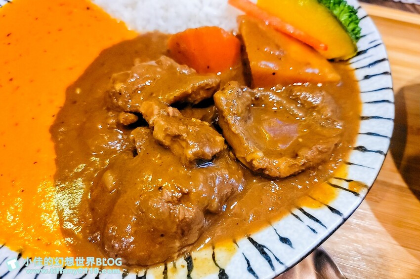 新北市蘆洲區[蘆洲美食]厚哩咖在(附菜單)/日式果香、南洋椰香口味咖哩都好吃/自助點餐機超特別/蘆洲美食推薦