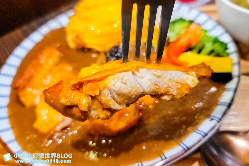 新北市蘆洲區[蘆洲美食]厚哩咖在(附菜單)/日式果香、南洋椰香口味咖哩都好吃/自助點餐機超特別/蘆洲美食推薦