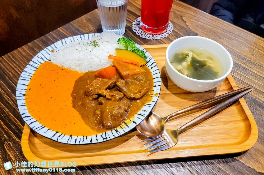 新北市蘆洲區[蘆洲美食]厚哩咖在(附菜單)/日式果香、南洋椰香口味咖哩都好吃/自助點餐機超特別/蘆洲美食推薦