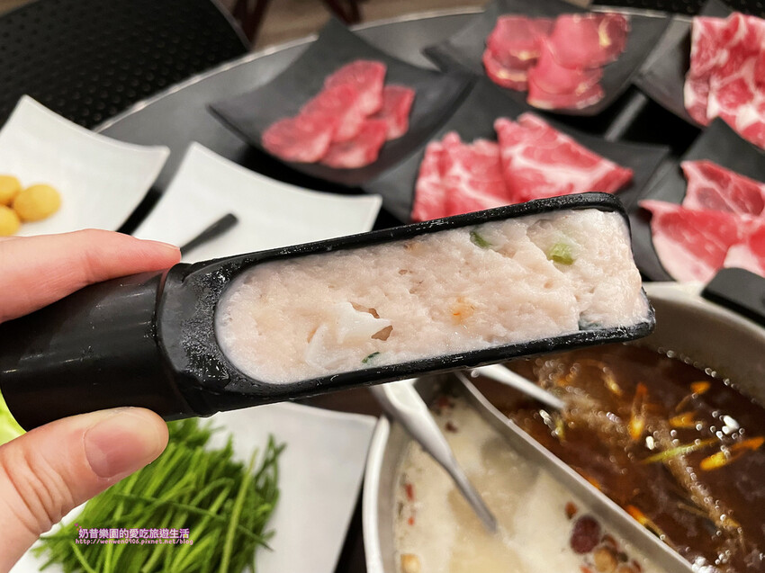 [台北中正區]紅到不行的辛殿麻辣鍋湯頭不是我的菜～大推冰淇淋和肉品戶外坐位很chill＠公館店