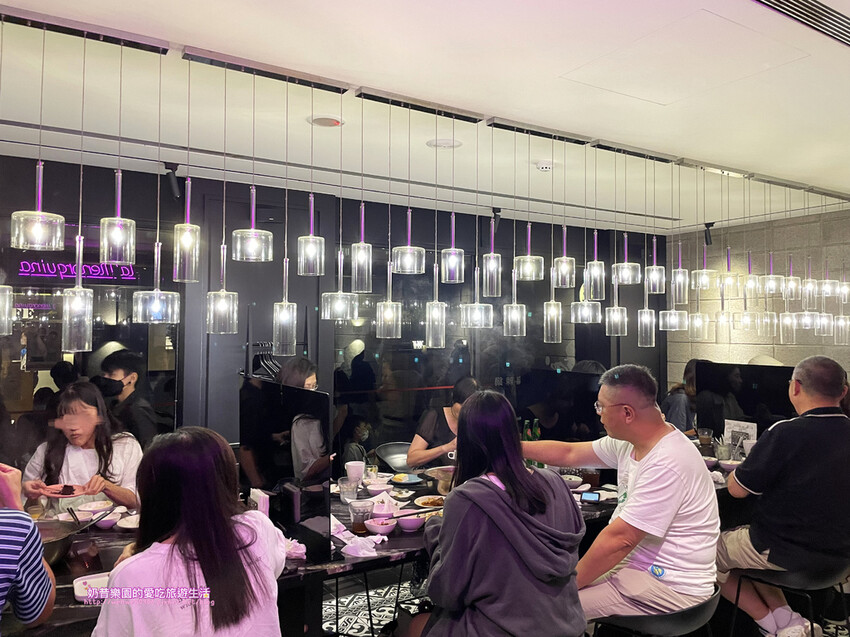 [台北中正區]紅到不行的辛殿麻辣鍋湯頭不是我的菜～大推冰淇淋和肉品戶外坐位很chill＠公館店