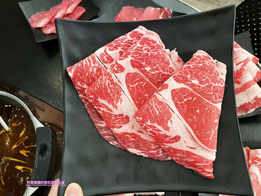 [台北中正區]紅到不行的辛殿麻辣鍋湯頭不是我的菜～大推冰淇淋和肉品戶外坐位很chill＠公館店