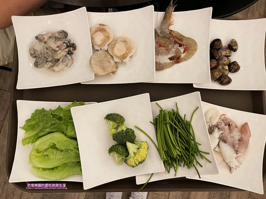 [台北中正區]紅到不行的辛殿麻辣鍋湯頭不是我的菜～大推冰淇淋和肉品戶外坐位很chill＠公館店