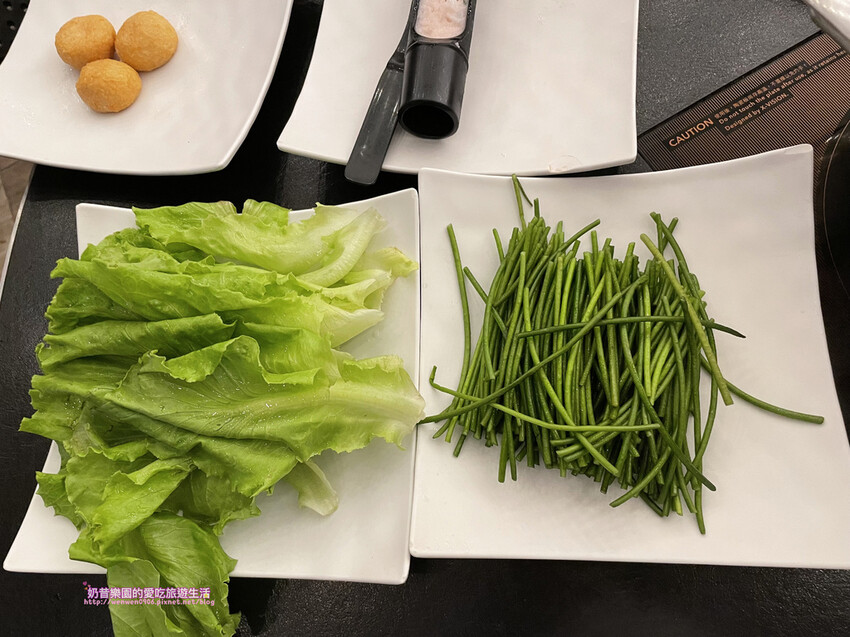 [台北中正區]紅到不行的辛殿麻辣鍋湯頭不是我的菜～大推冰淇淋和肉品戶外坐位很chill＠公館店