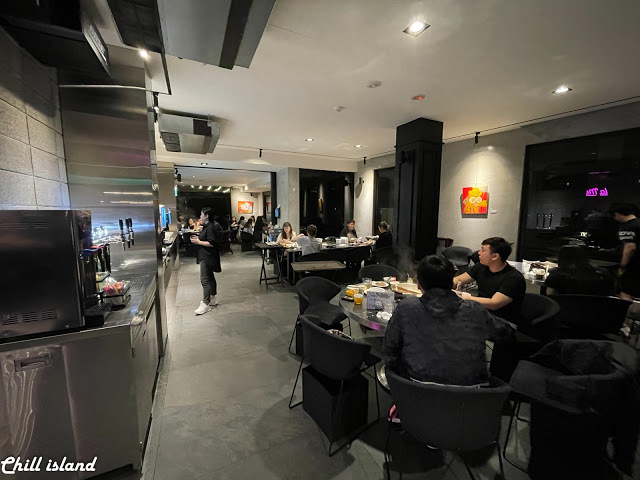 【台北公館 |辛殿麻辣鍋】時尚夜店風裝潢，自助吧冰淇淋才是本體的麻辣鍋