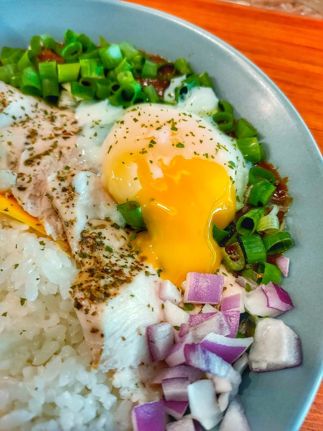 桃園龍潭美食-咖哩就好啦-龍潭公園旁低調小店面,一邊露營一邊吃咖哩啦 @民宿女王芽月-美食.旅遊.全台趴趴走