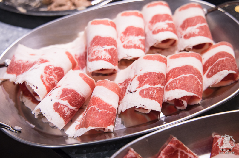 肉普普石頭涮涮鍋｜肉超好吃一點也都不普普的個人石頭火鍋，工業風格非常有特色，松山車站附近推薦美食 - 卡爾茗 C.L.M.