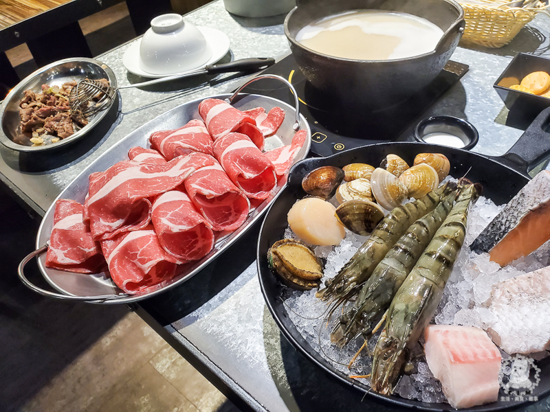 肉普普石頭涮涮鍋｜肉超好吃一點也都不普普的個人石頭火鍋，工業風格非常有特色，松山車站附近推薦美食 - 卡爾茗 C.L.M.