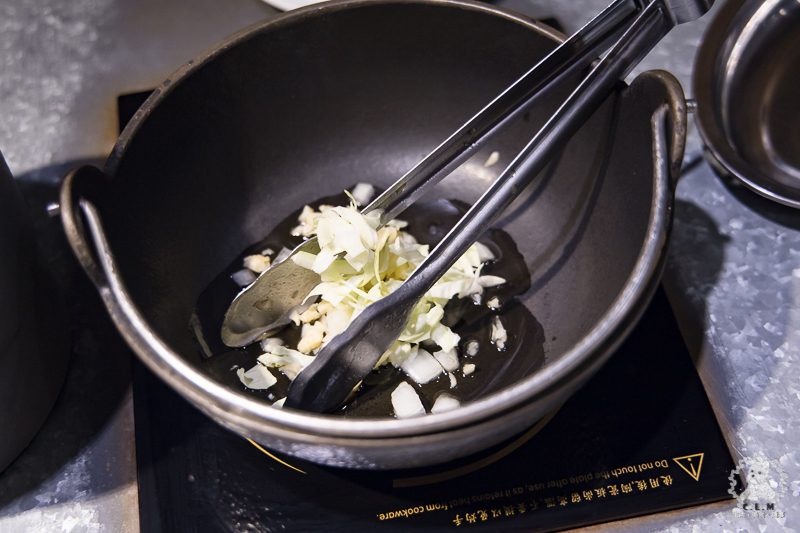 肉普普石頭涮涮鍋｜肉超好吃一點也都不普普的個人石頭火鍋，工業風格非常有特色，松山車站附近推薦美食 - 卡爾茗 C.L.M.