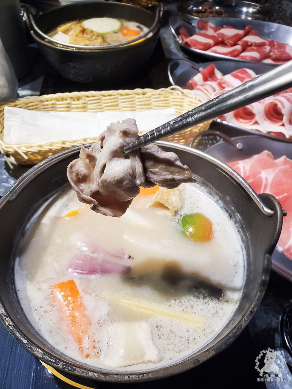 肉普普石頭涮涮鍋｜肉超好吃一點也都不普普的個人石頭火鍋，工業風格非常有特色，松山車站附近推薦美食 - 卡爾茗 C.L.M.