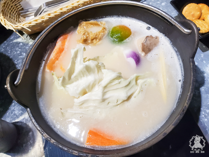 肉普普石頭涮涮鍋｜肉超好吃一點也都不普普的個人石頭火鍋，工業風格非常有特色，松山車站附近推薦美食 - 卡爾茗 C.L.M.