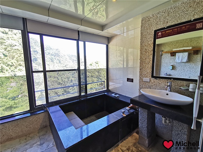 錦屏美人湯溫泉