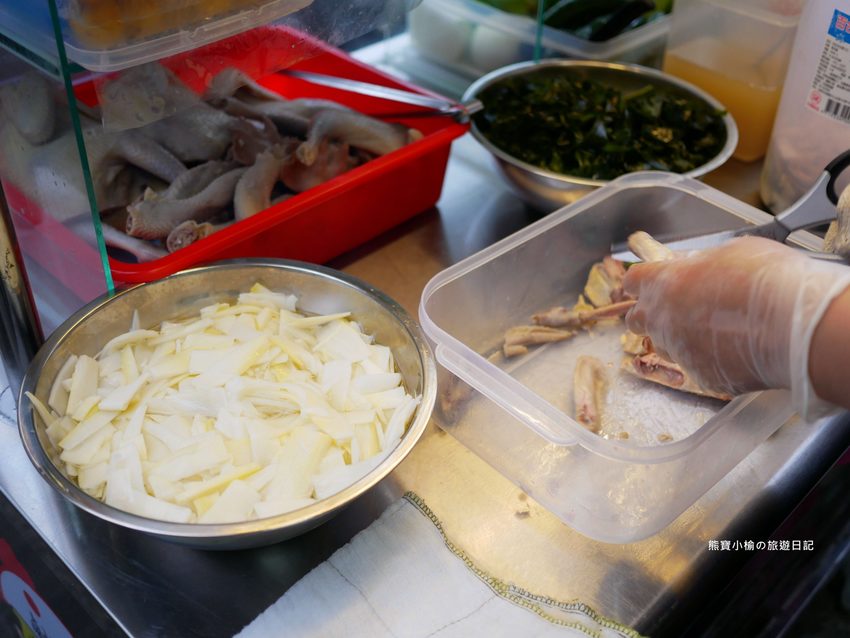 【台中北區美食】不吃不可鹹水雞,輕食好選擇,清爽少油隱藏版外送美食!台中必吃小吃推薦,內文附詳細菜單介紹。 @熊寶小榆の旅遊日記