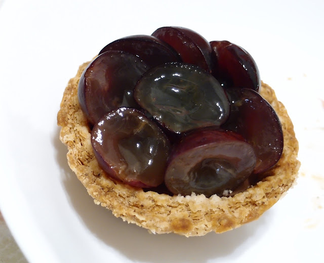 港式蛋塔 台北 東區伴手禮 TART TAIPEI 酥塔專門店 新光三越 快閃 a11 內用 菜單 價目表 線上訂位 林明健 Longtail 米其林 葡萄柚烏龍茶塔 期間限定 班蘭咖椰塔 巨峰葡萄巧克力塔 捷運 忠孝敦化 港式蛋塔 台北 東區伴手禮 TART TAIPEI 酥塔專門店 新光三越 快閃 a11 內用 菜單 價目表 線上訂位 林明健 Longtail 米其林 葡萄柚烏龍茶塔 期間限定 班蘭咖椰塔 巨峰葡萄巧克力塔 捷運 忠孝敦化