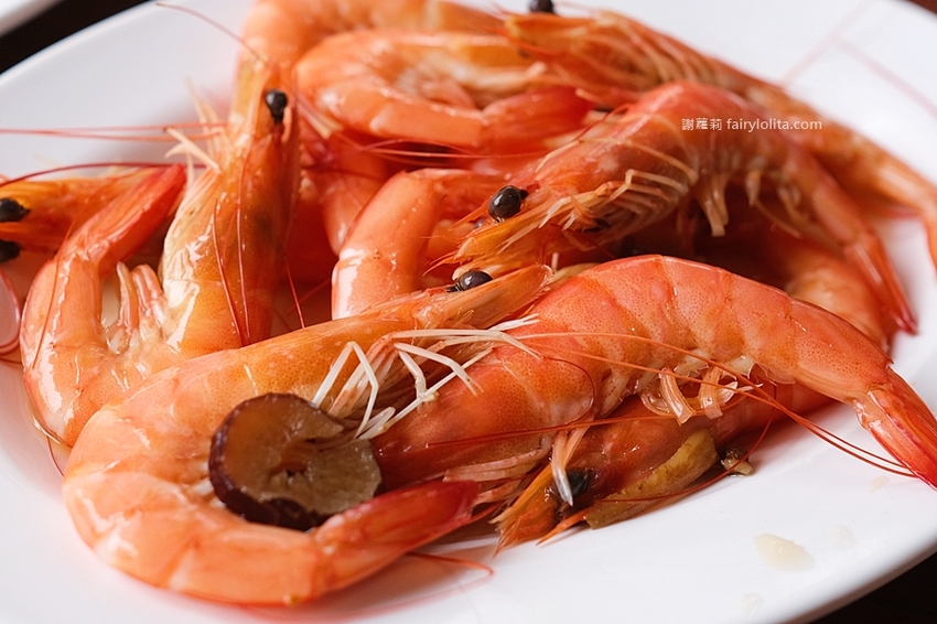 一鑫園。菜單看不到、內行人才懂吃隱藏版「蚵仔蓋飯」，肥美鮮蚵滿到連碗都快裝不下！ @蹦啾♥謝蘿莉 La vie heureuse