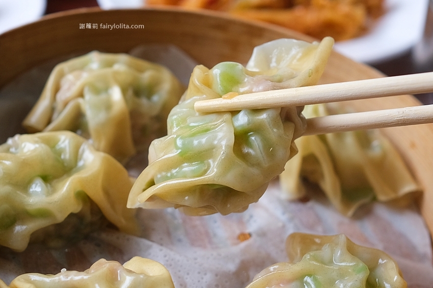 一鑫園。菜單看不到、內行人才懂吃隱藏版「蚵仔蓋飯」，肥美鮮蚵滿到連碗都快裝不下！ @蹦啾♥謝蘿莉 La vie heureuse