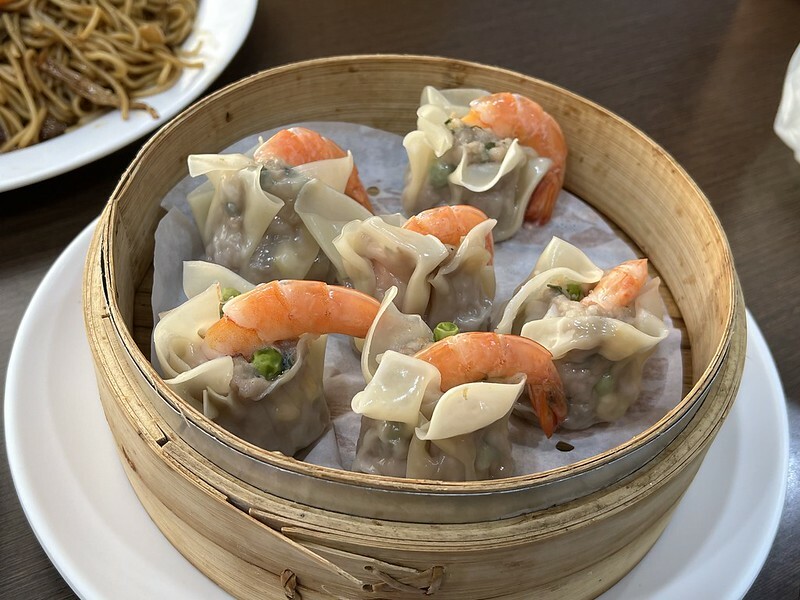 (羅東美食)一鑫園小吃~爆量蚵仔滷肉飯、招牌手工燒賣!宜蘭特