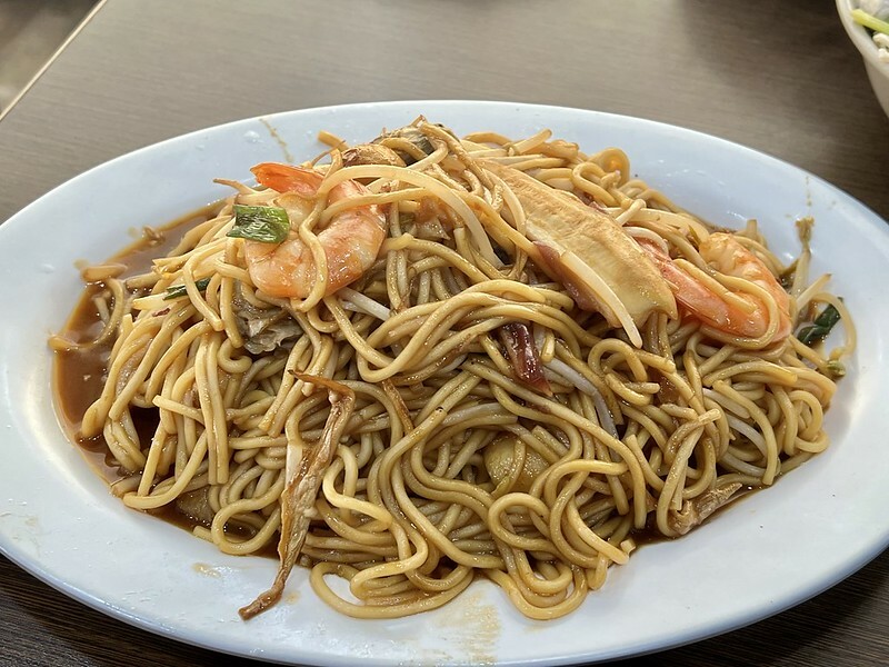 (羅東美食)一鑫園小吃~爆量蚵仔滷肉飯、招牌手工燒賣!宜蘭特