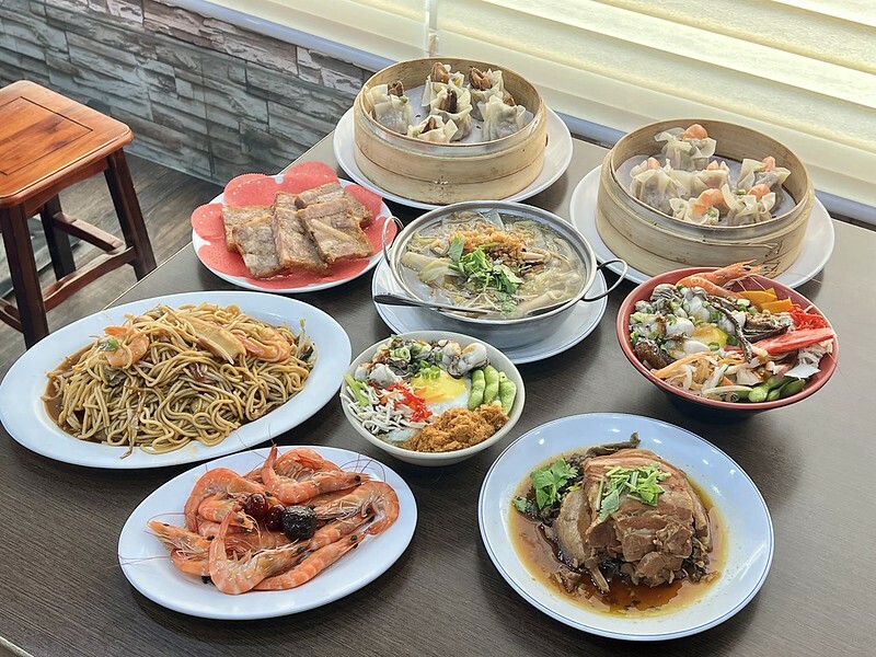 (羅東美食)一鑫園小吃~爆量蚵仔滷肉飯、招牌手工燒賣!宜蘭特