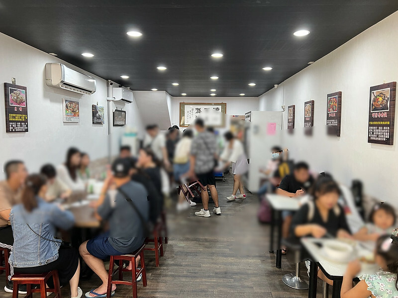 (羅東美食)一鑫園小吃~爆量蚵仔滷肉飯、招牌手工燒賣!宜蘭特