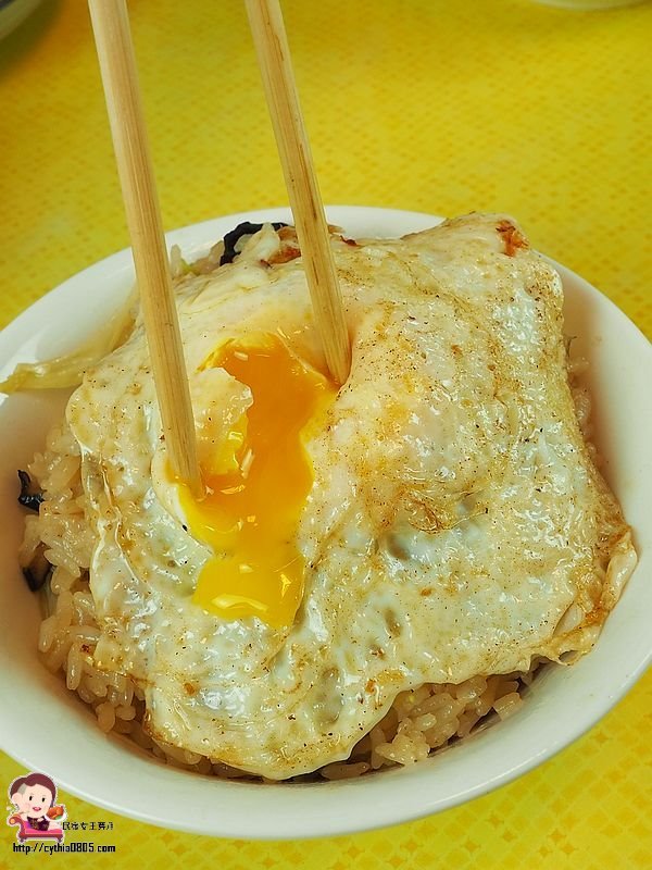 桃園中壢美食-山雀麻油雞-老薑熬煮真鮮甜，高麗菜飯配豬肝是絕品美味（邀約） @民宿女王芽月-美食.旅遊.全台趴趴走