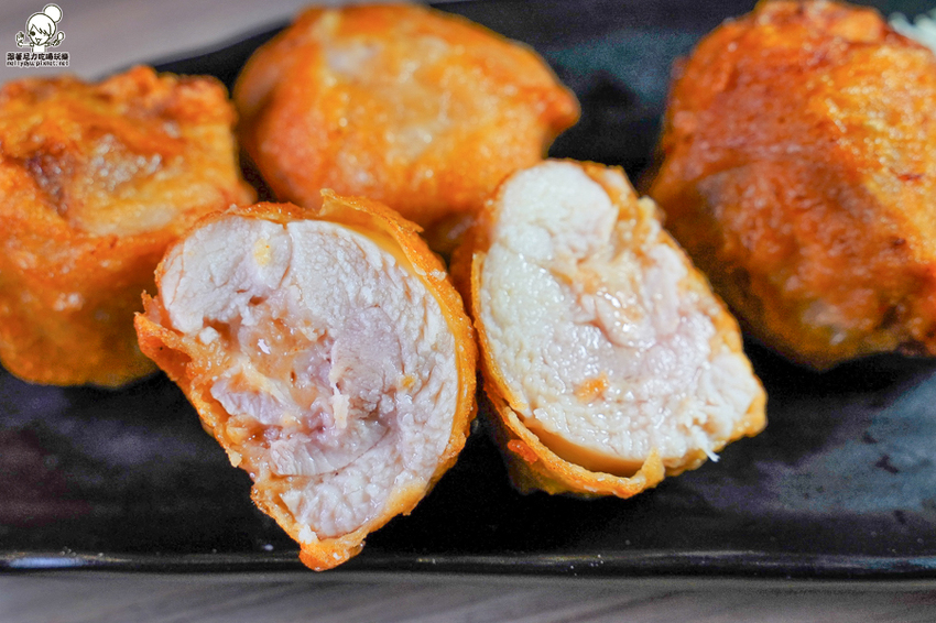 路竹美食 路竹拉麵 日式 拉麵 叉燒 路竹夜市美食 聚餐 約會 麵食 免費加麵 高雄美食