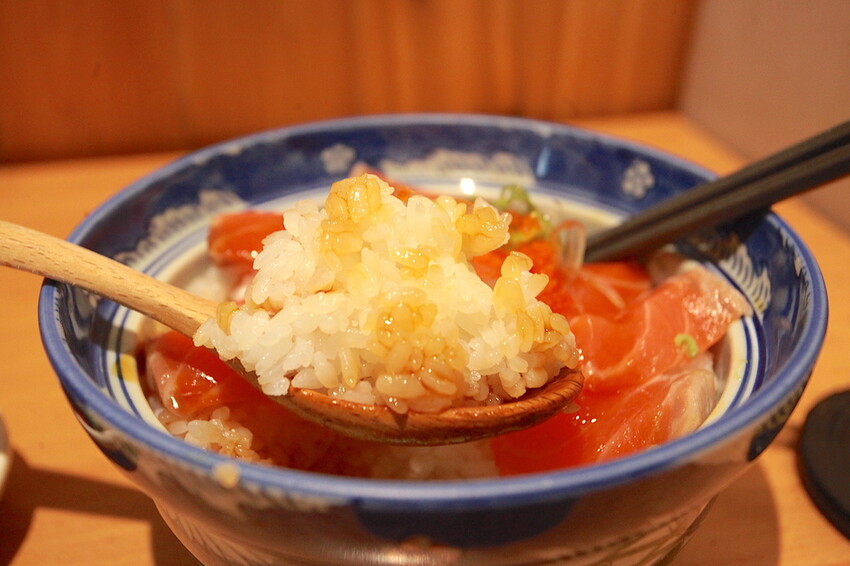 高雄市苓雅區吃。高雄美食｜苓雅區。「碰心蘿蔔」小高不小心二訪超人氣日式平價料理店，幾年後品嚐心得都一樣值得推薦給