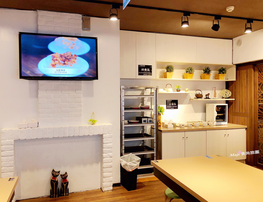 /tmp/phpKUCKLe /tmp/phpKUCKLe