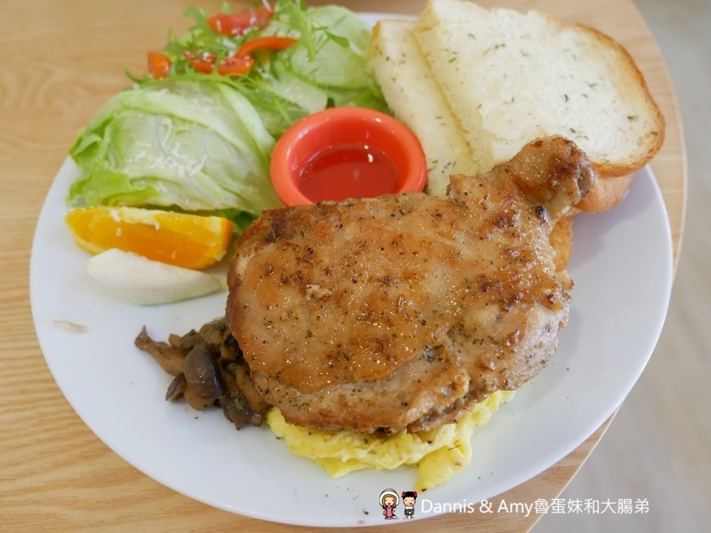 竹北早午餐推薦︱More Love沐樂早午餐。現點現做份量實在。用餐環境輕鬆舒適（影片）