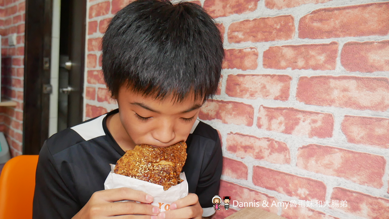 湖口美食︱新竹城隍廟排隊名店 -維縈家鄉碳烤雞排(明星店)插旗湖口工業區啦!先炸再碳烤外酥內嫩搭配獨門醬汁~湖口工業區下午茶宵夜新選擇。士林夜市排隊美食(影片) 湖口美食︱新竹城隍廟排隊名店 -維縈家鄉碳烤雞排(明星店)插旗湖口工業區啦!先炸再碳烤外酥內嫩搭配獨門醬汁~湖口工業區下午茶宵夜新選擇。士林夜市排隊美食(影片)