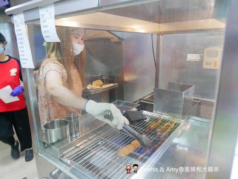 湖口美食︱新竹城隍廟排隊名店 -維縈家鄉碳烤雞排(明星店)插旗湖口工業區啦!先炸再碳烤外酥內嫩搭配獨門醬汁~湖口工業區下午茶宵夜新選擇。士林夜市排隊美食(影片) 湖口美食︱新竹城隍廟排隊名店 -維縈家鄉碳烤雞排(明星店)插旗湖口工業區啦!先炸再碳烤外酥內嫩搭配獨門醬汁~湖口工業區下午茶宵夜新選擇。士林夜市排隊美食(影片)