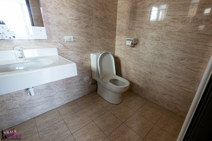 茉白花蓮夜市海景民宿