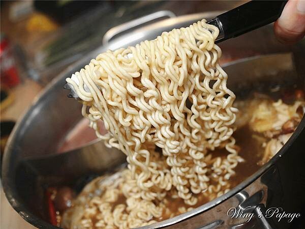 和牛火鍋推薦，大魔大滿足鍋物板橋民生店 ，頂級日本A5和牛商