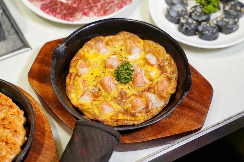 聚餐首選推薦！超人氣「Uncle Shawn 燒肉餐酒館」你吃過了嗎？是我N訪的燒肉店之一，每桌都有全程代烤服務，讓各位的用餐體驗都是最尊榮頂級的享受！ - 阿華田的美食日記