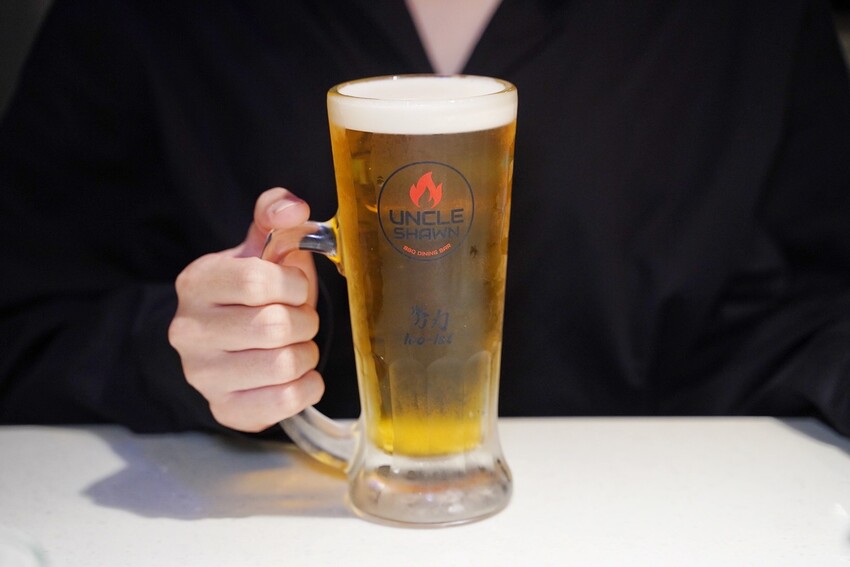 聚餐首選推薦！超人氣「Uncle Shawn 燒肉餐酒館」你吃過了嗎？是我N訪的燒肉店之一，每桌都有全程代烤服務，讓各位的用餐體驗都是最尊榮頂級的享受！ - 阿華田的美食日記