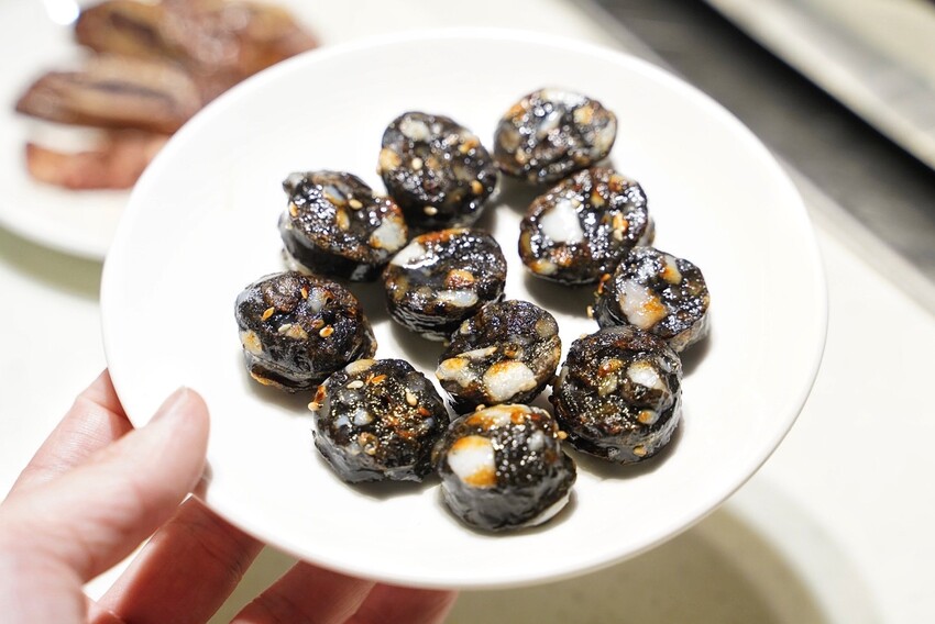 聚餐首選推薦！超人氣「Uncle Shawn 燒肉餐酒館」你吃過了嗎？是我N訪的燒肉店之一，每桌都有全程代烤服務，讓各位的用餐體驗都是最尊榮頂級的享受！ - 阿華田的美食日記