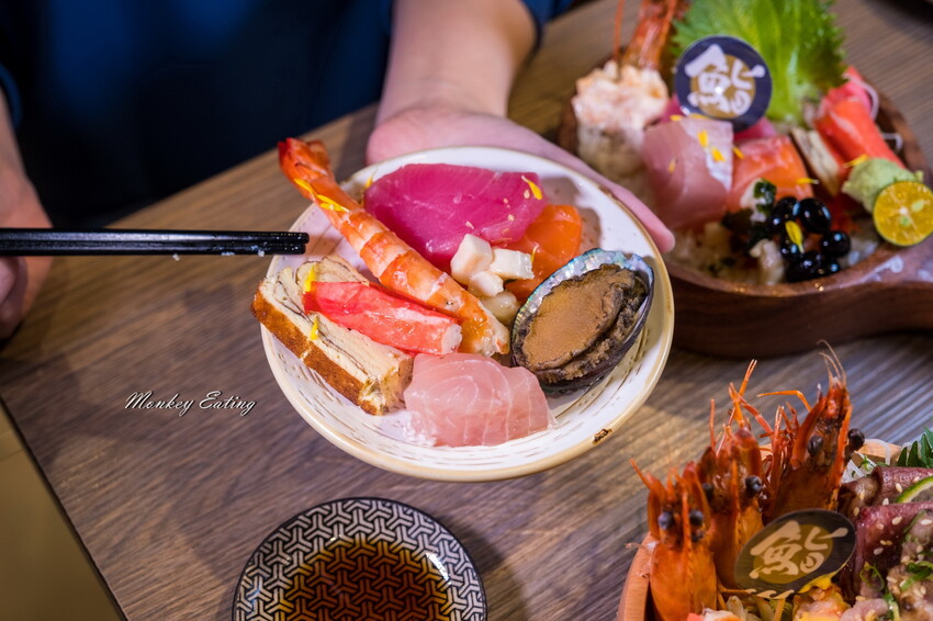 【台中日本料理】小鮨食事│高CP值平價日料，創意握壽司丼飯，厚切生魚片超新鮮！ - 貪吃猴的幻想
