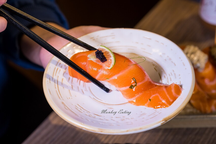 【台中日本料理】小鮨食事│高CP值平價日料，創意握壽司丼飯，厚切生魚片超新鮮！ - 貪吃猴的幻想