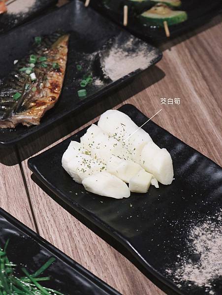 【東區美食】台北東區平價串燒生啤～串在一起～聚餐聚會小酌好去處～捷運忠孝敦化站串燒推薦～平價好吃