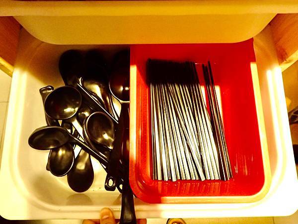 Jessica食記-「串在一起平價串燒/生啤」，台北大安區（東區）平價串燒推薦，CP值高與朋友週末晚上吃好吃的串燒與喝一杯首選，不收服務費