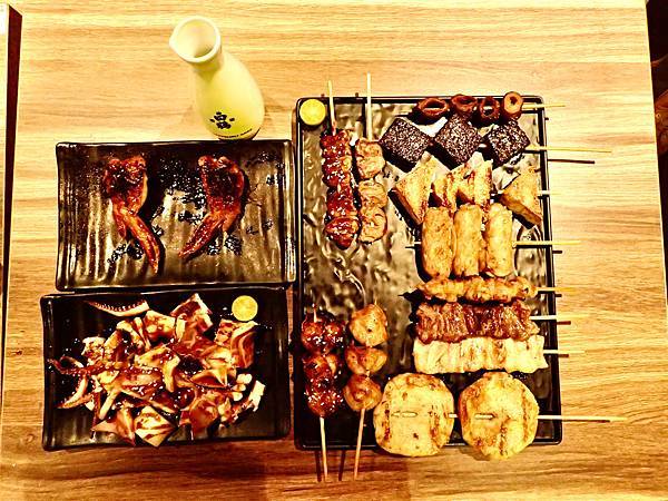 Jessica食記-「串在一起平價串燒/生啤」，台北大安區（東區）平價串燒推薦，CP值高與朋友週末晚上吃好吃的串燒與喝一杯首選，不收服務費